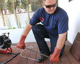 unclogging-drains-knights-plumbing